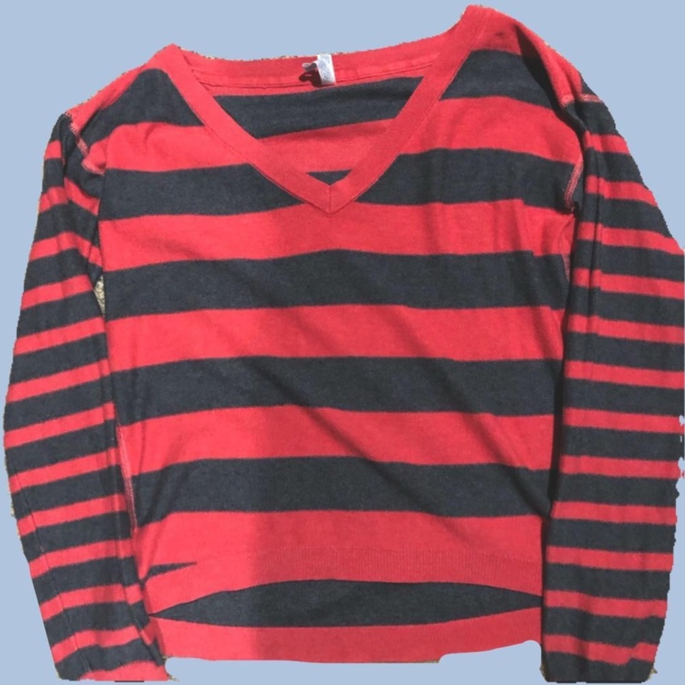Women's Red Gray Striped V-Neck Long Sleeve Shirt / Sweater Vintage Aeropostale